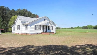 Photo of 30 acres in North Carolina. Has a house and a store! $140,000